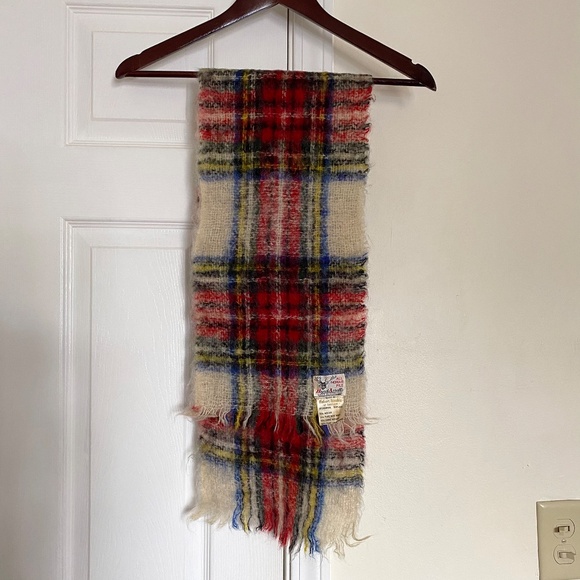 Vintage Robert Mackie of Scotland Mohair and Wool Plaid Scarf - Picture 4 of 5